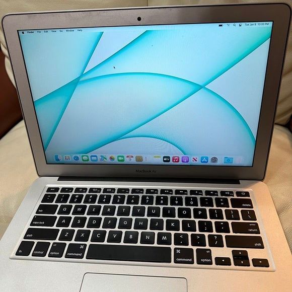 2017 Apple MacBook Air 13.3" (128GB SSD, Intel Core i5-5350U, 1.8GHz, 8GB) - Picture 2 of 5